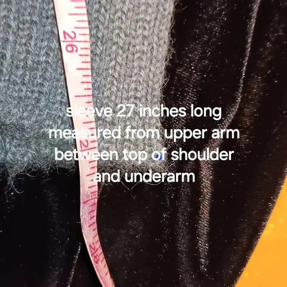 Men's 100% Peruvian Alpaca Round Neck Sweater Dark Grey Herringbone Stitch SZ M - Picture 12 of 12